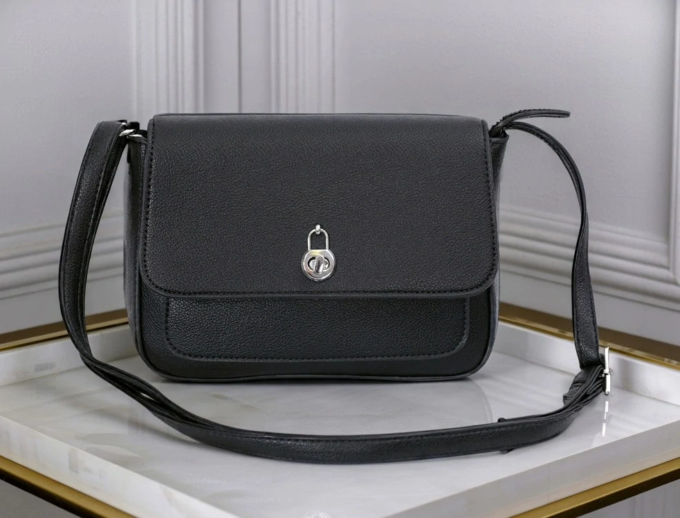 Malá kabelka David Moda s klopou černá L4973