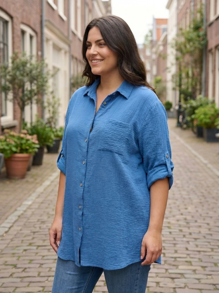 Modrá mušelínová košile Gil i pro plnoštíhlé N1816