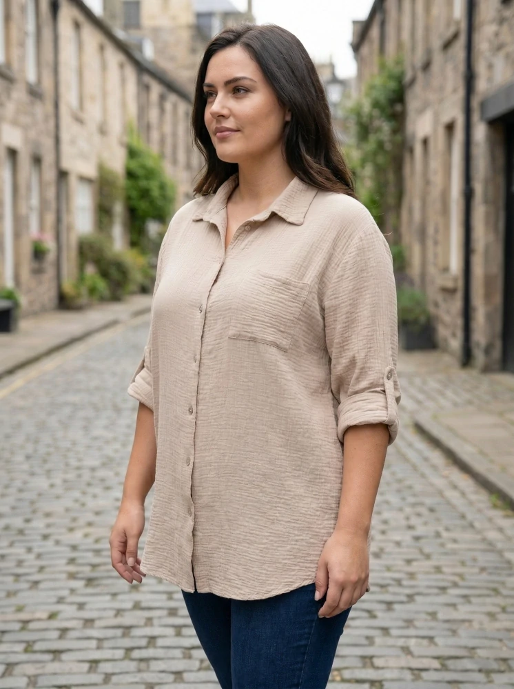 Béžová mušelínová košile Gil i pro plnoštíhlé N1808