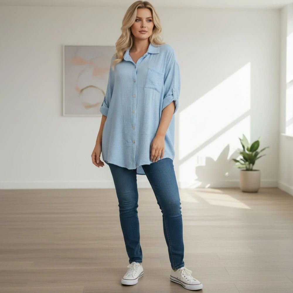 Světle modrá mušelínová košile Gil i pro plnoštíhlé N1819