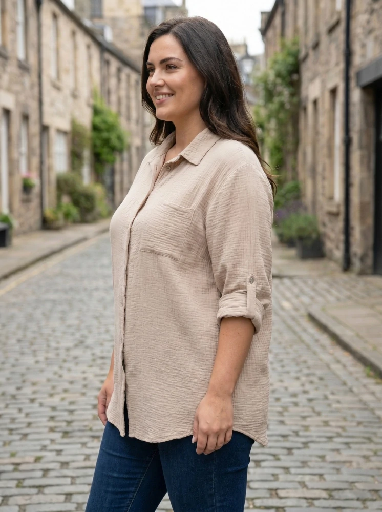 Béžová mušelínová košile Gil i pro plnoštíhlé N1808