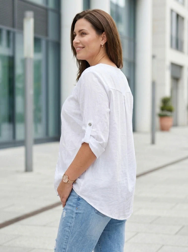 Dámská bílá košile s výšivkou pohodlný volný střih XL–3XL M2978