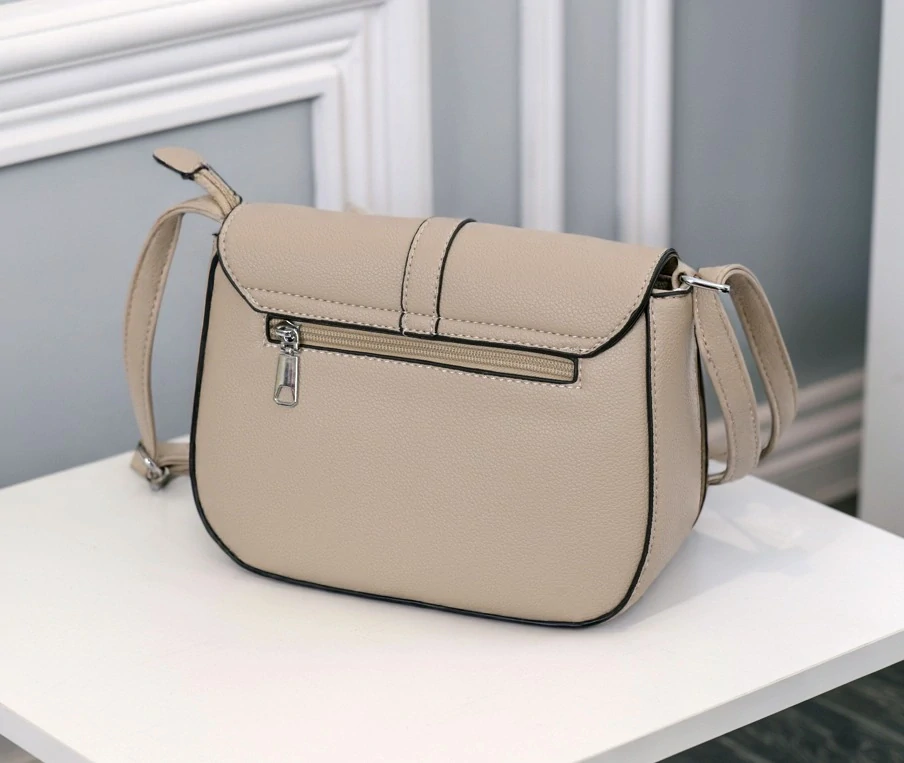 Malá kabelka David Moda s klopou tm. béžová L4976