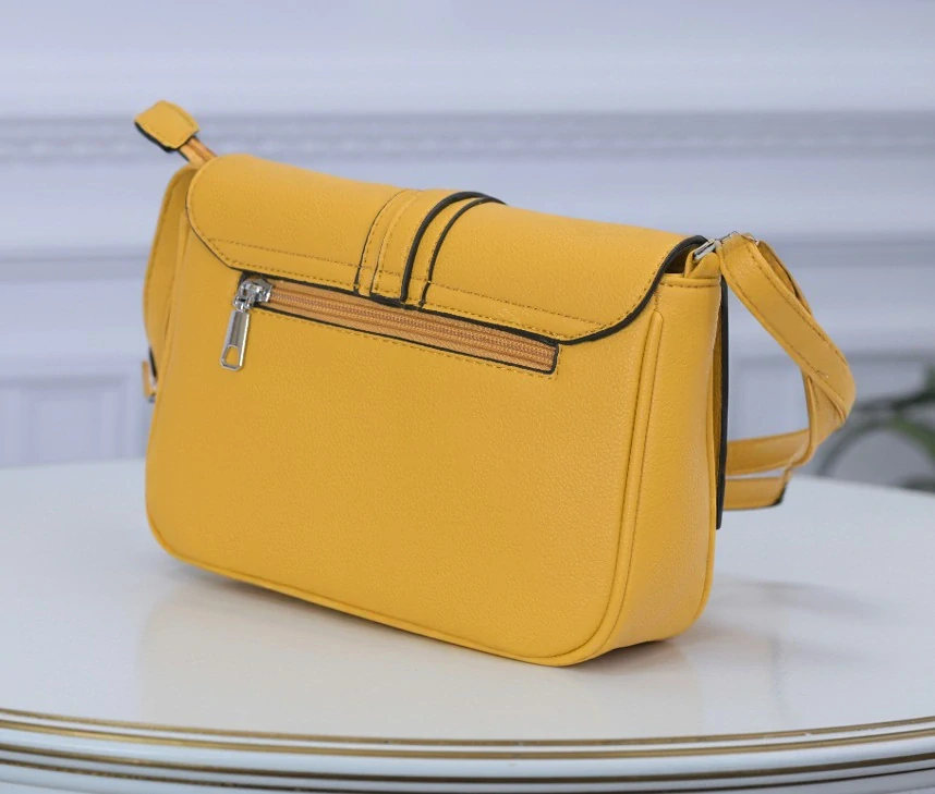 Malá kabelka David Moda s klopou žlutá L4967