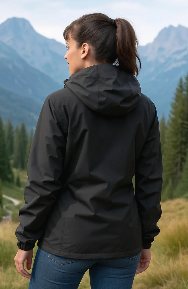 Dámská černá nepromokavá bunda s odepínací kapucí – velikosti XL–4XL